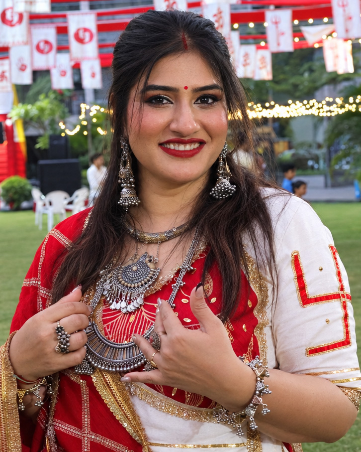 Navratri dandiya makeup and hairstyle by HB Studio Ahmedabad